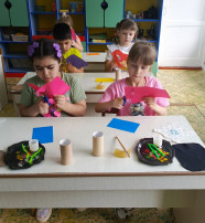 Изготовление бабочки из бросового материала Изготовление бабочки из бросового материала.